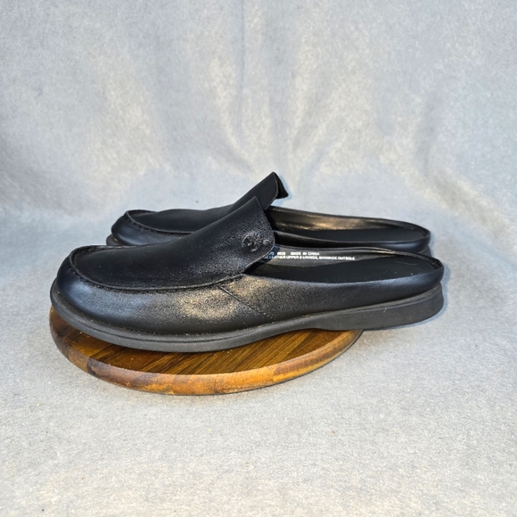 Timberland Shoes - Timberland loafers open back genuine leather slip ons Womens 9.5 m Almost New